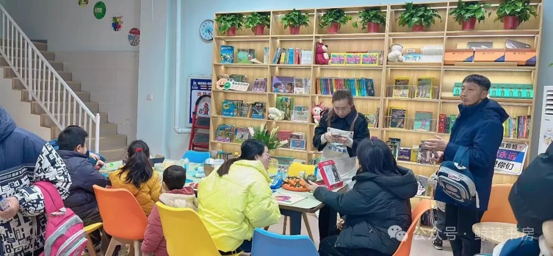 鲸读书房植树节活动回顾：50组家庭共植“成长林”，用书香滋养绿色童年